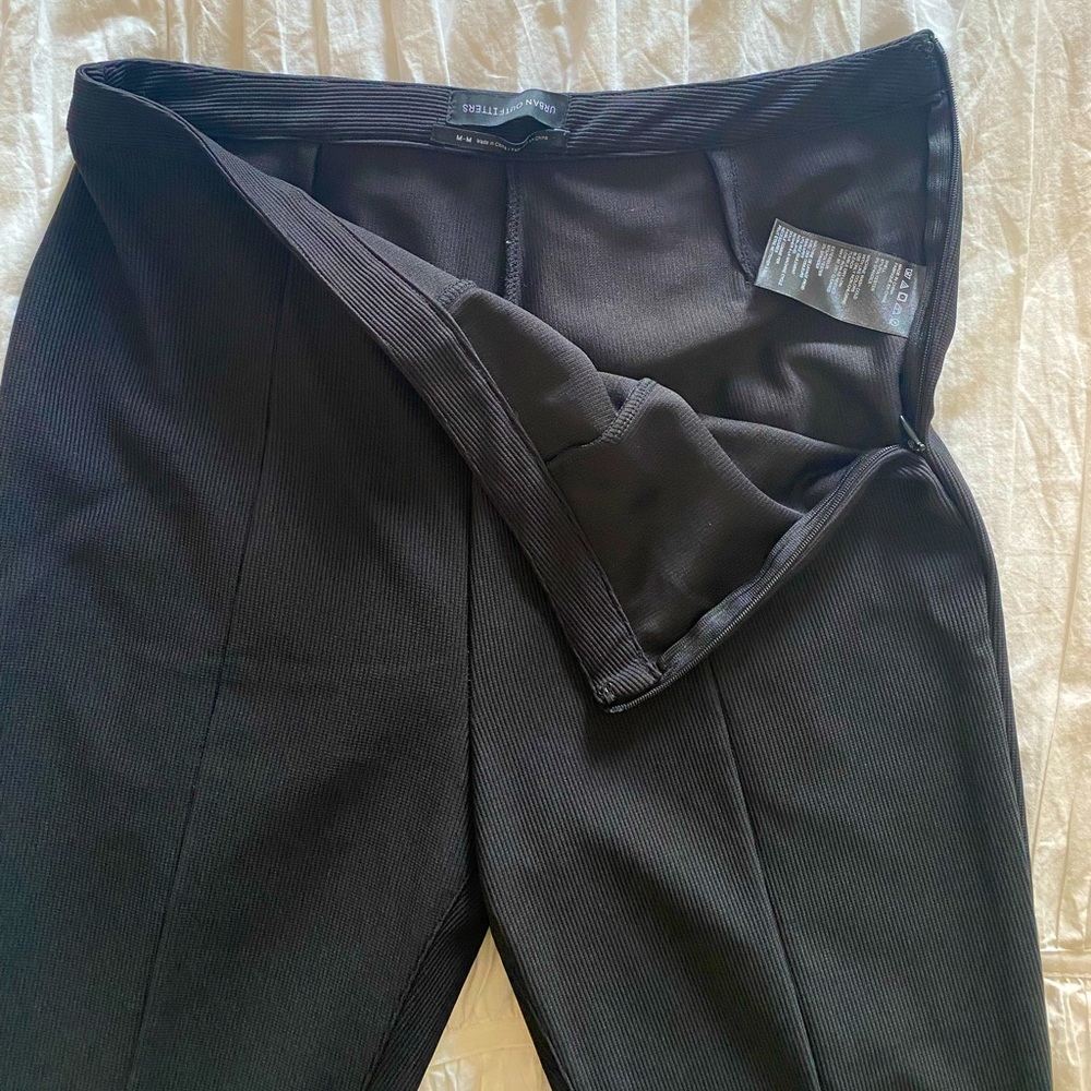 Zipper Pants with Slits in Front of Leg